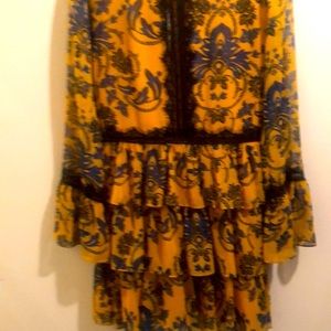 Nwt Beautiful Bebe dress in gold and green paisley, xxs.